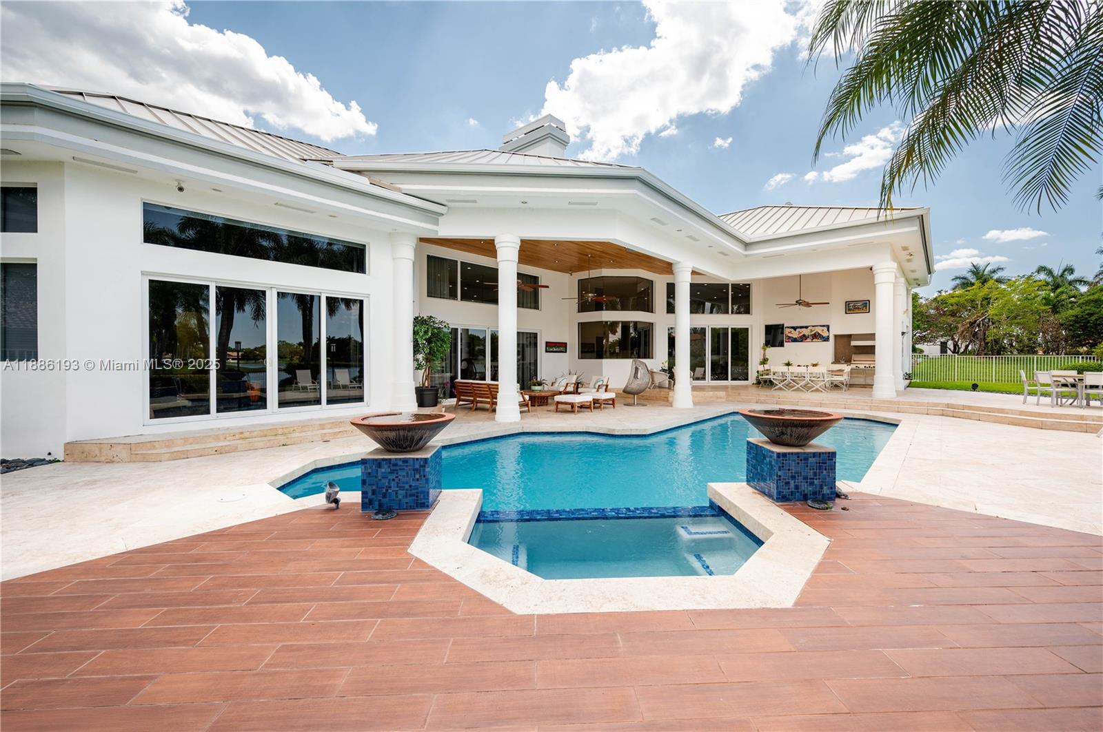 3425 Saddlebrook Ln Weston, FL 33331