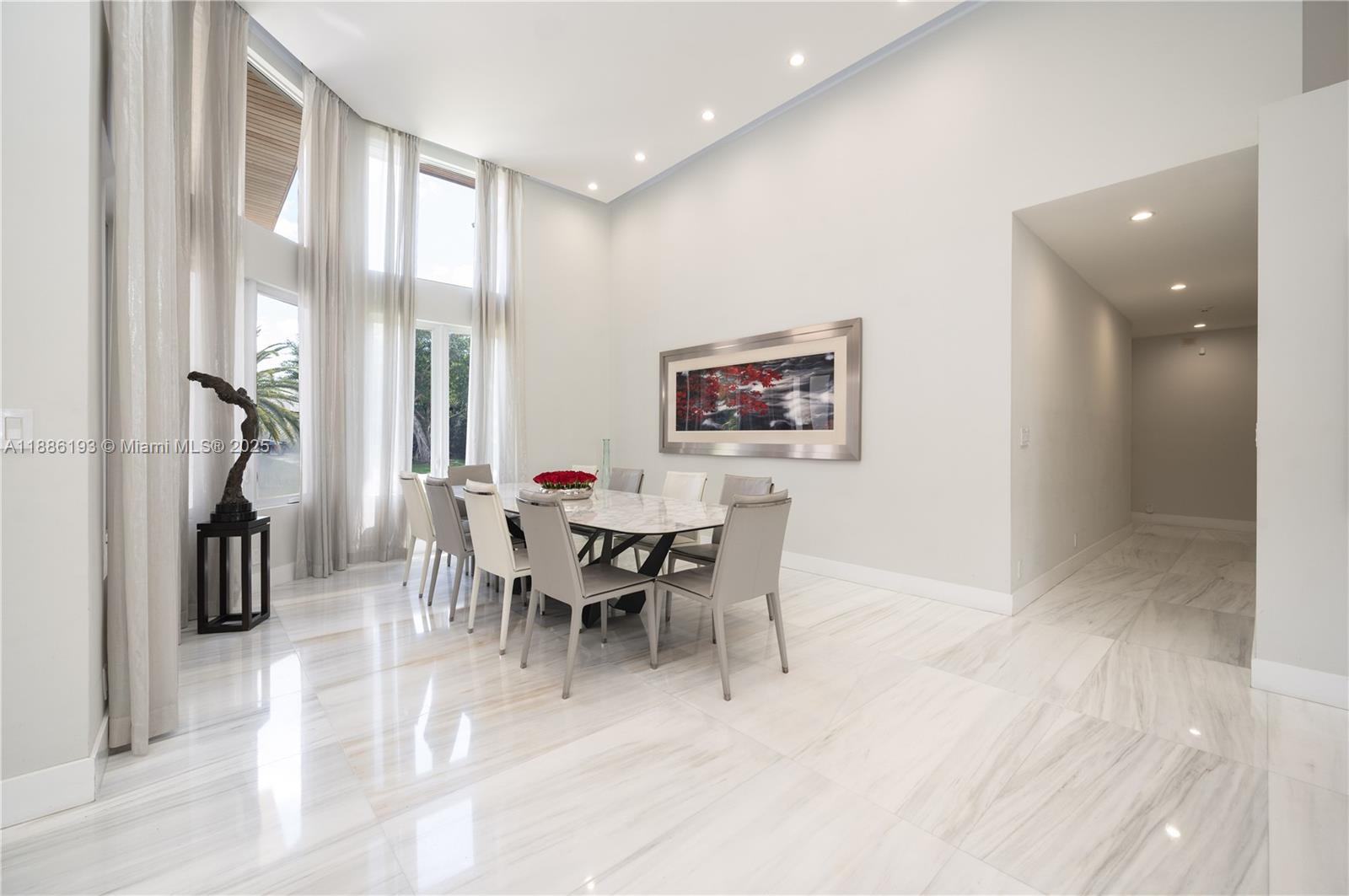 3425 Saddlebrook Ln Weston, FL 33331