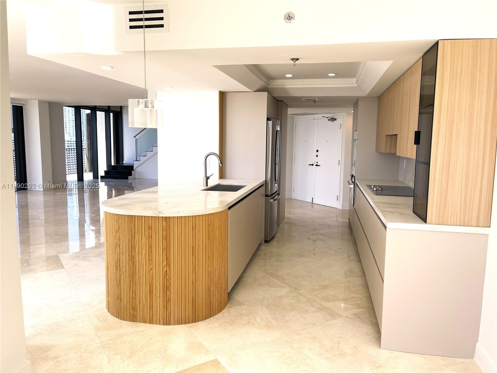 520 Brickell Key Dr #UPH-03 Miami, FL 33131