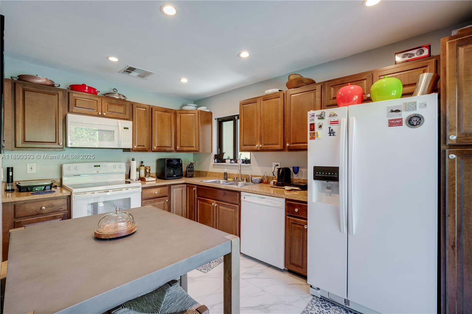 1017 NE 202nd Ln,Miami, FL 33179