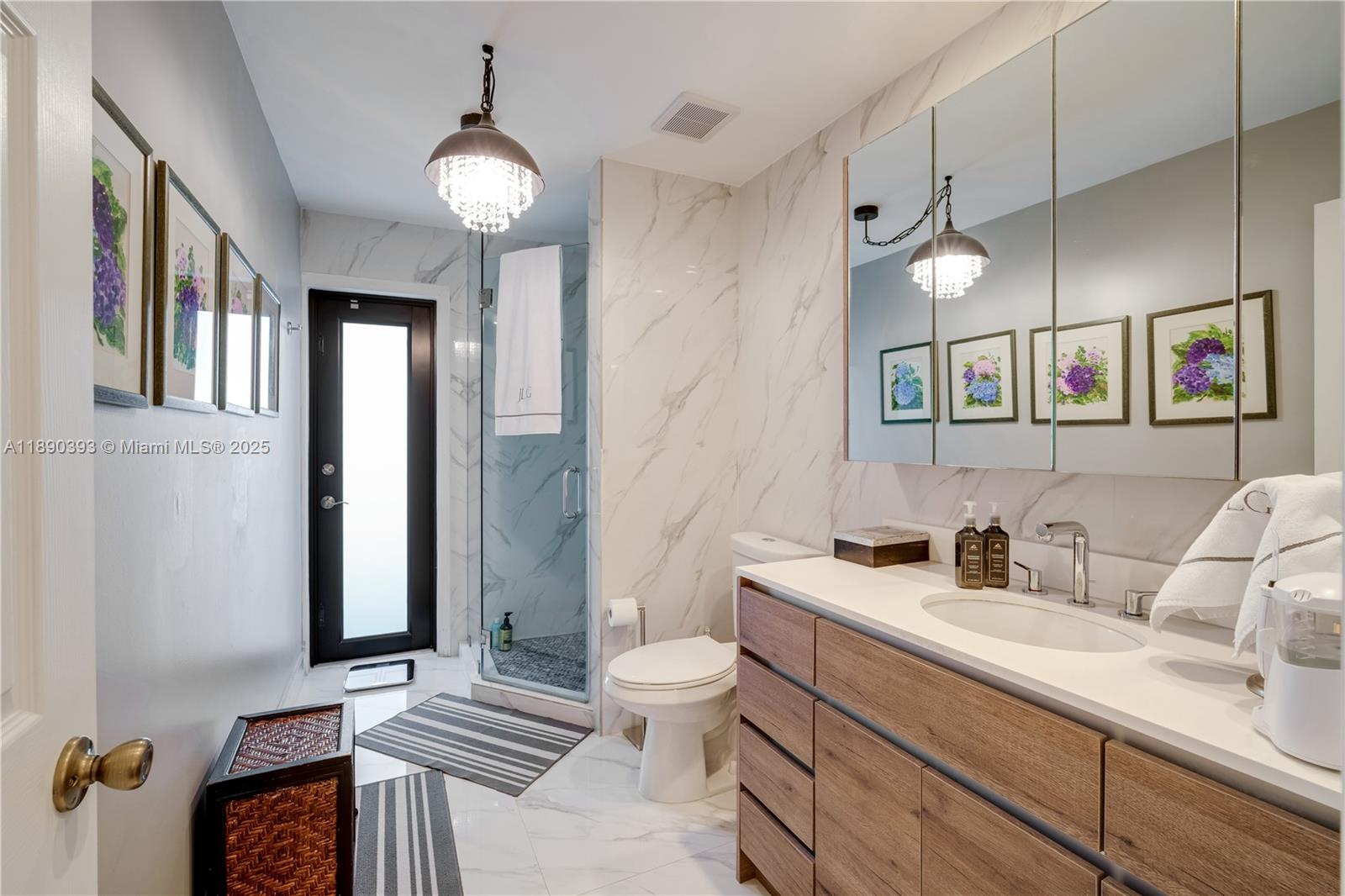 1017 NE 202nd Ln,Miami, FL 33179