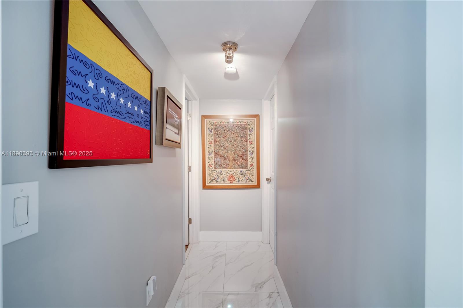 1017 NE 202nd Ln,Miami, FL 33179