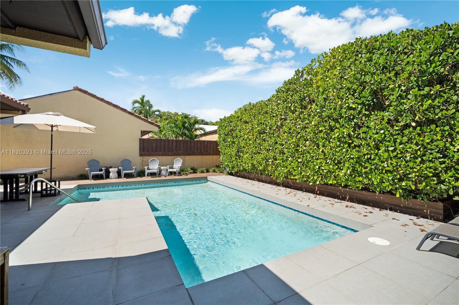 1017 NE 202nd Ln,Miami, FL 33179