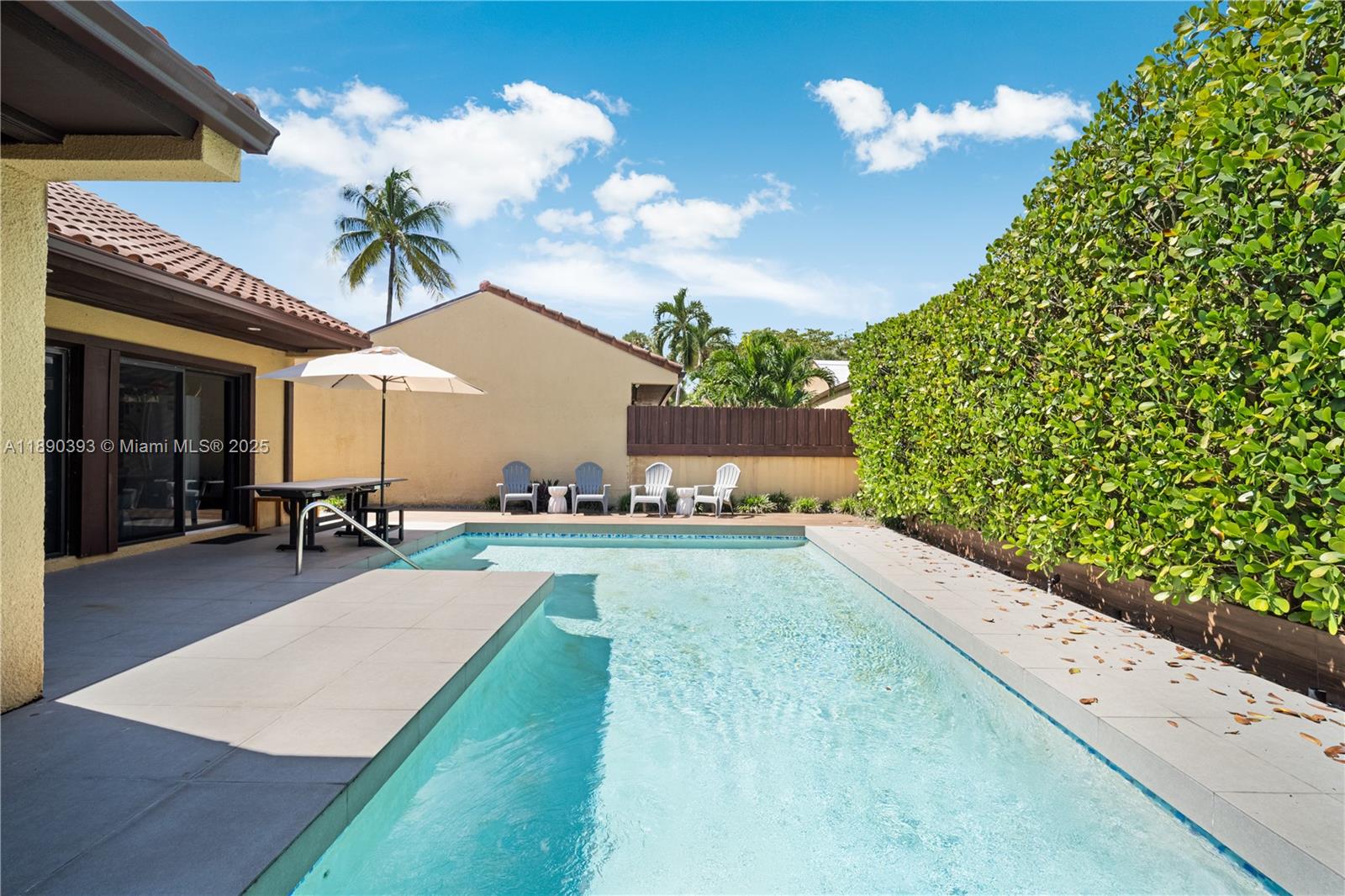 1017 NE 202nd Ln,Miami, FL 33179