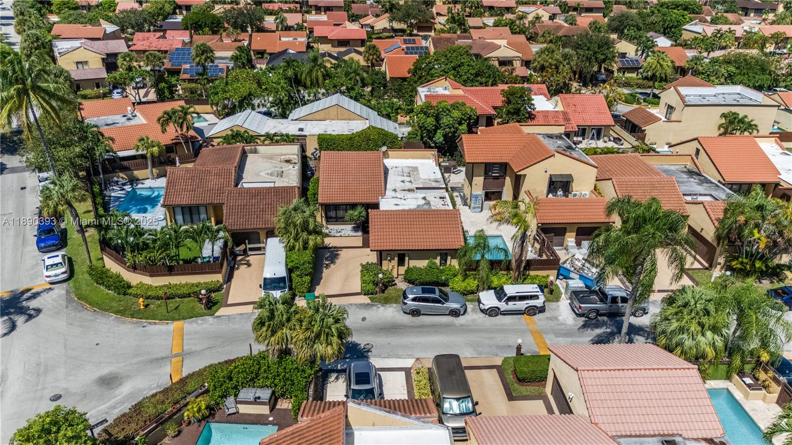 1017 NE 202nd Ln,Miami, FL 33179