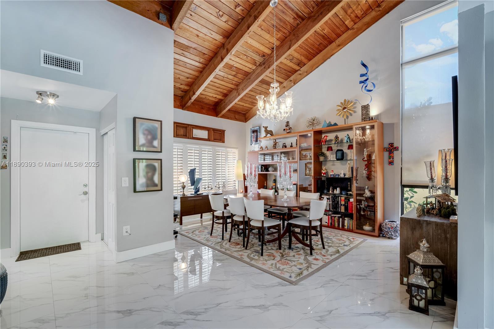 1017 NE 202nd Ln,Miami, FL 33179