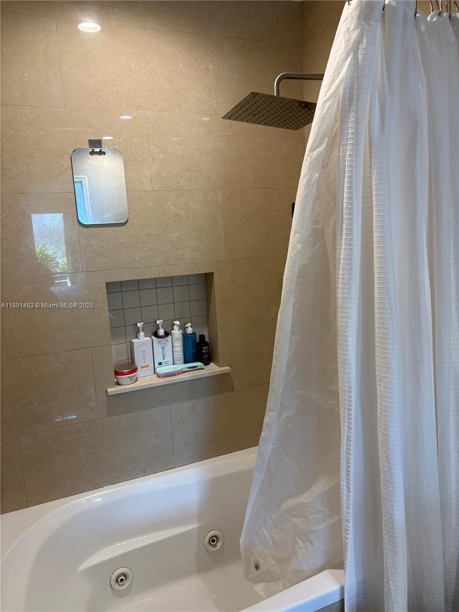 5555 Ludlam Rd #25 South Miami, FL 33155