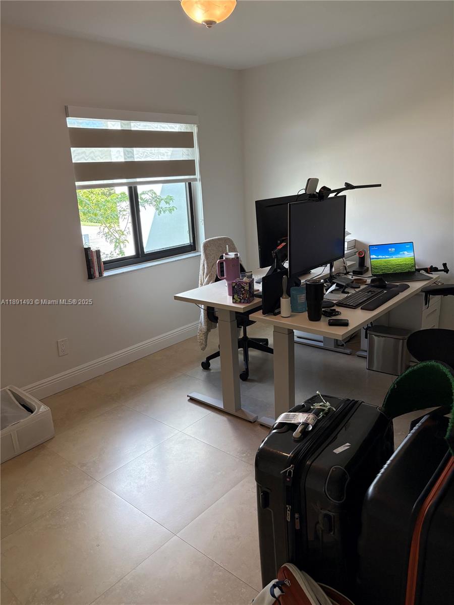 5555 Ludlam Rd #25 South Miami, FL 33155