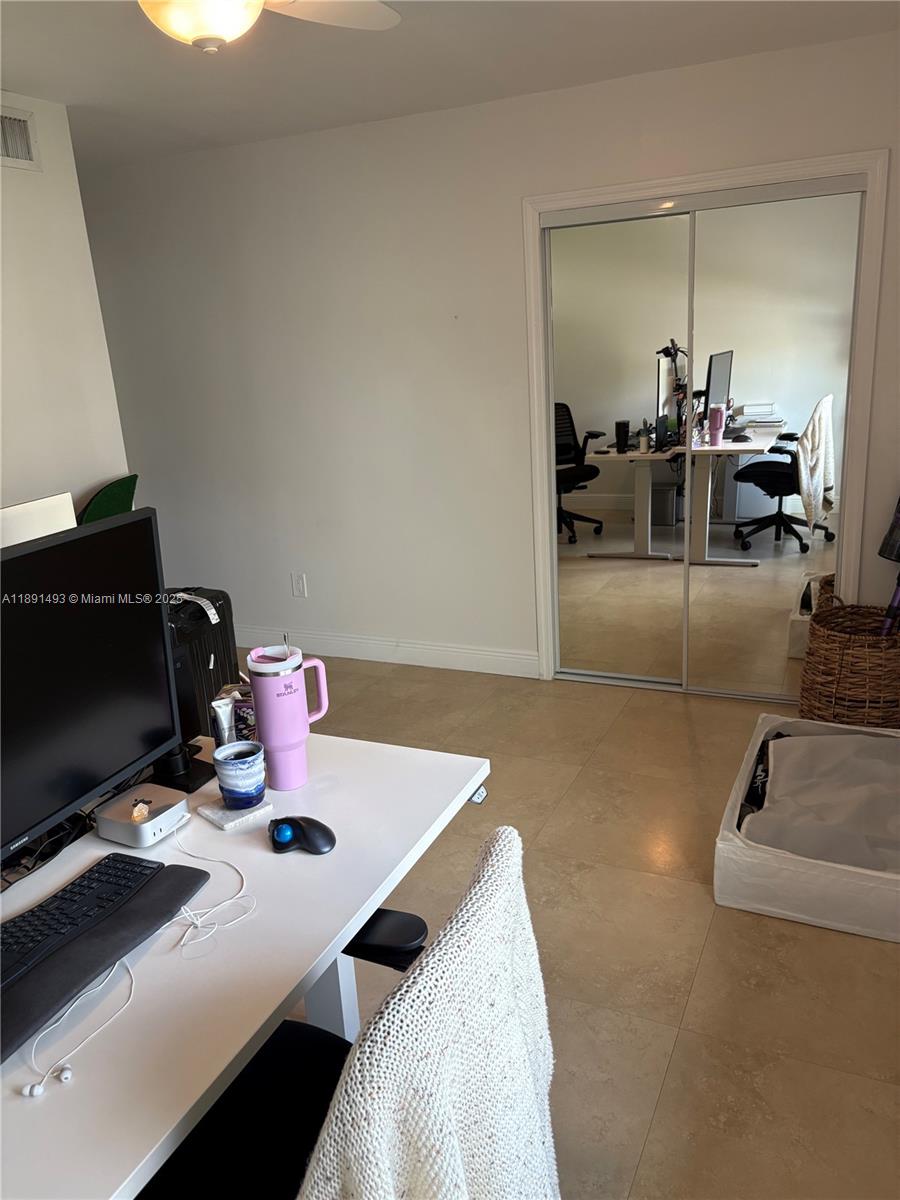 5555 Ludlam Rd #25 South Miami, FL 33155