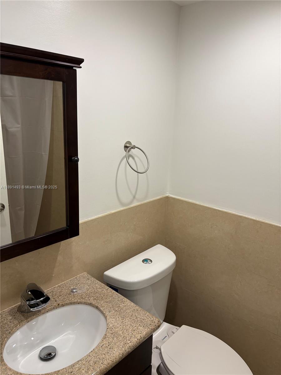 5555 Ludlam Rd #25 South Miami, FL 33155