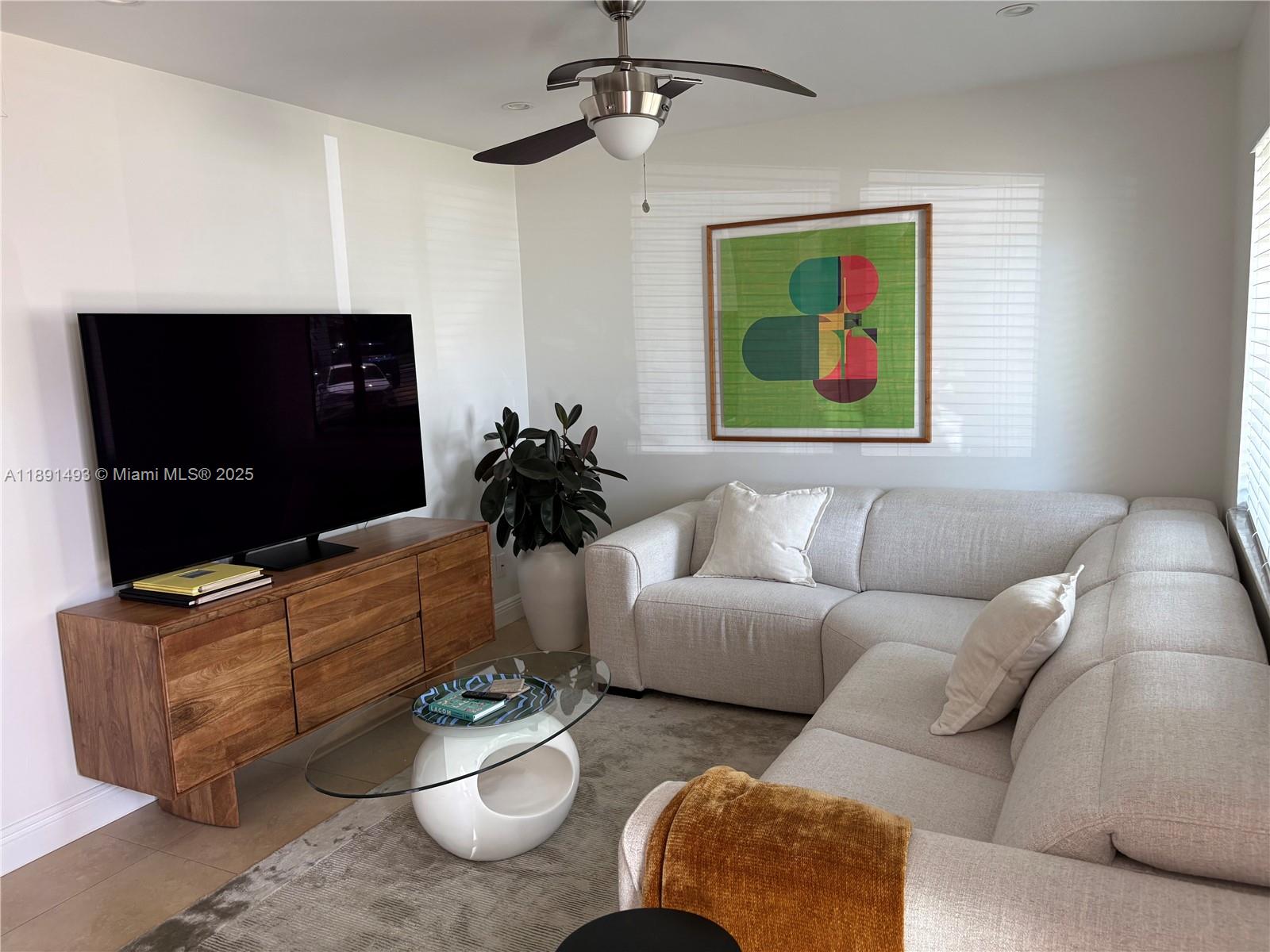 5555 Ludlam Rd #25 South Miami, FL 33155