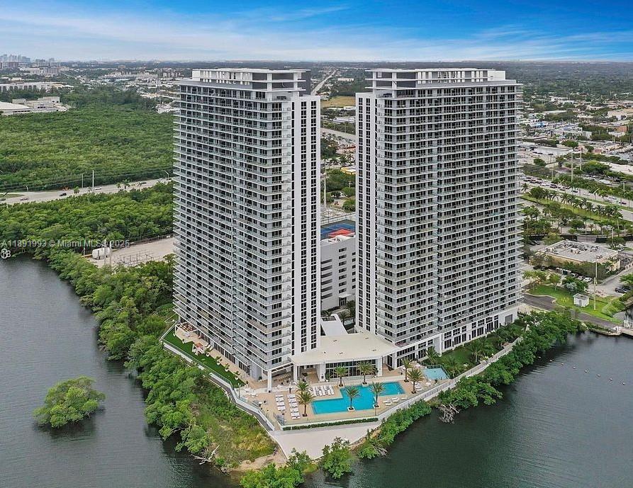 16385 Biscayne Blvd #3018 North Miami Beach, FL 33160