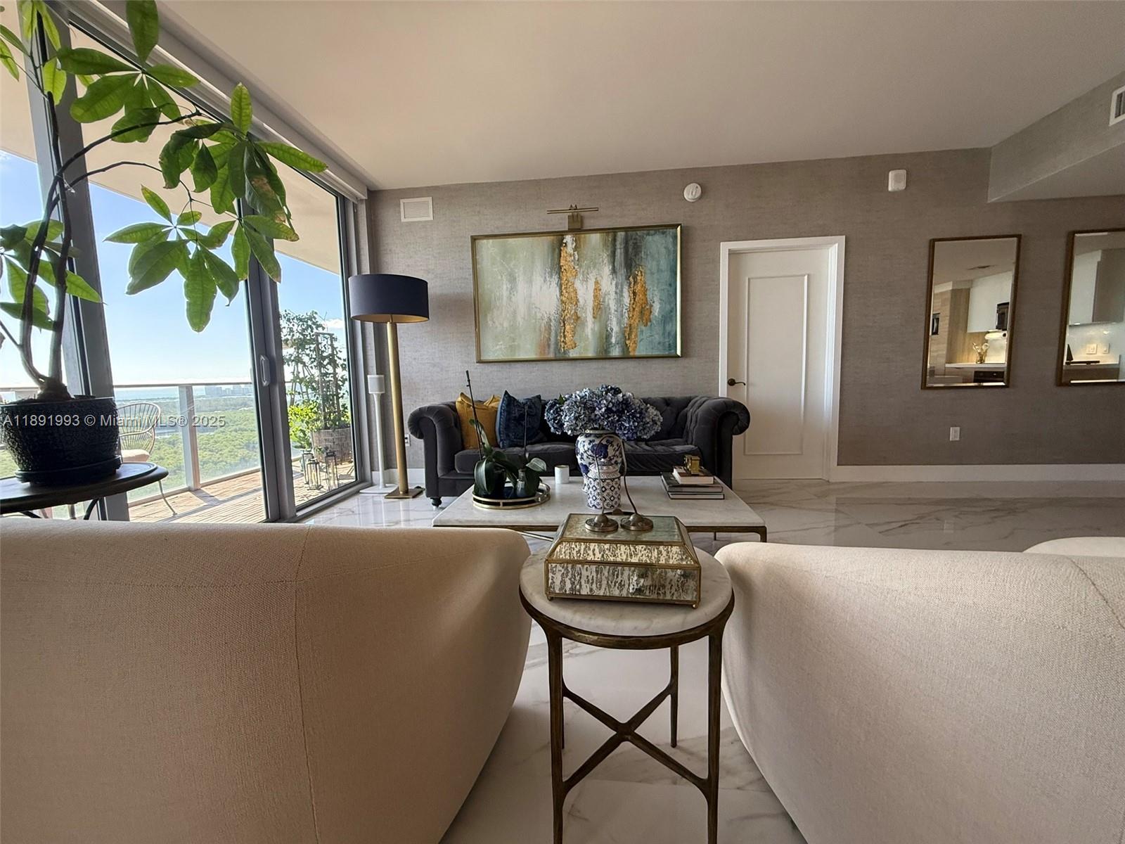 16385 Biscayne Blvd #3018 North Miami Beach, FL 33160