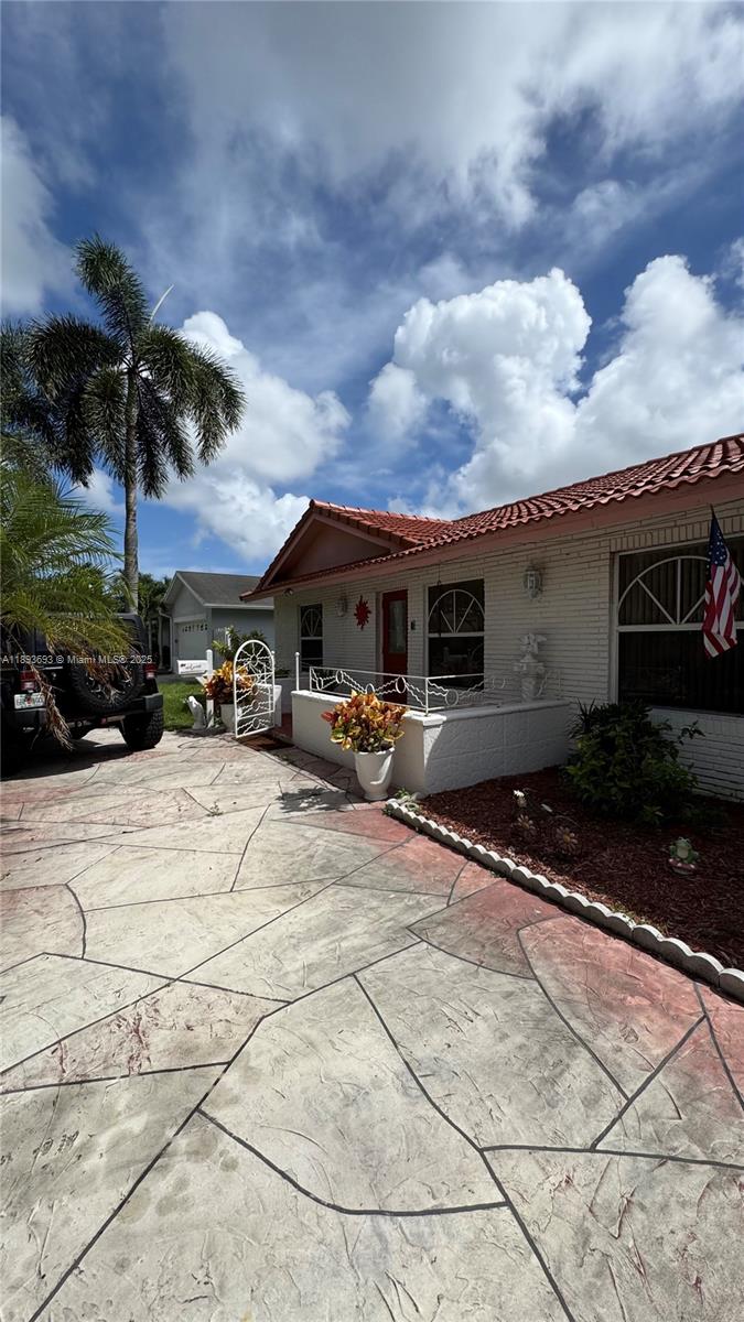 4390 NW 4th Ct