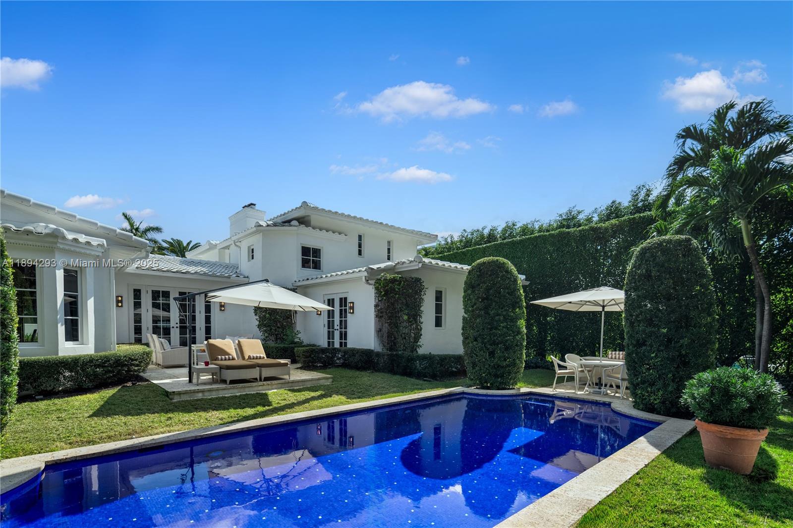 2830 Lucerne Ave Miami Beach, FL 33140 2830 Lucerne Ave Miami Beach, FL 33140