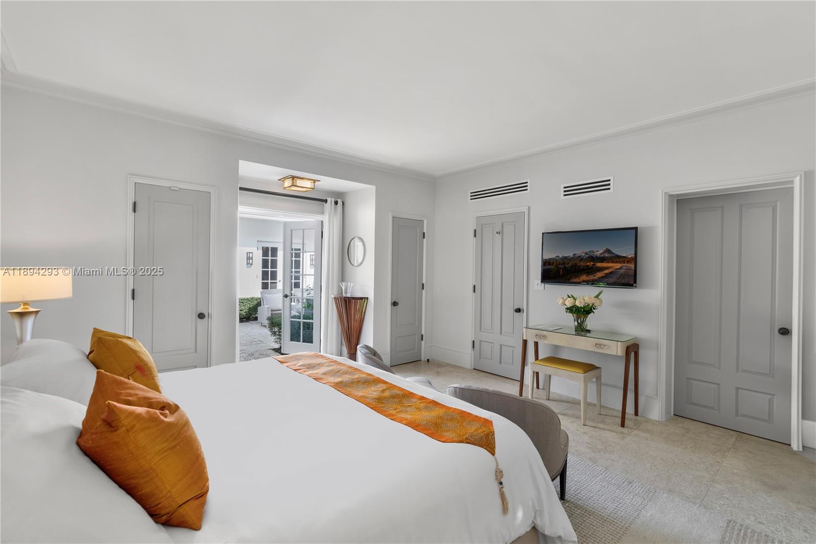 2830 Lucerne Ave Miami Beach, FL 33140 2830 Lucerne Ave Miami Beach, FL 33140