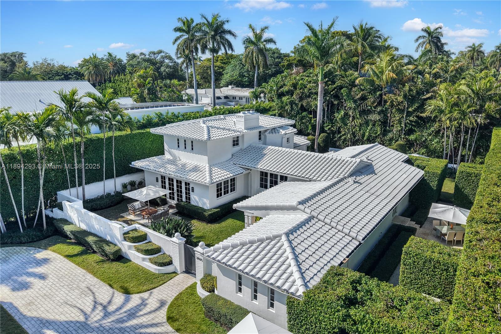 2830 Lucerne Ave Miami Beach, FL 33140 2830 Lucerne Ave Miami Beach, FL 33140