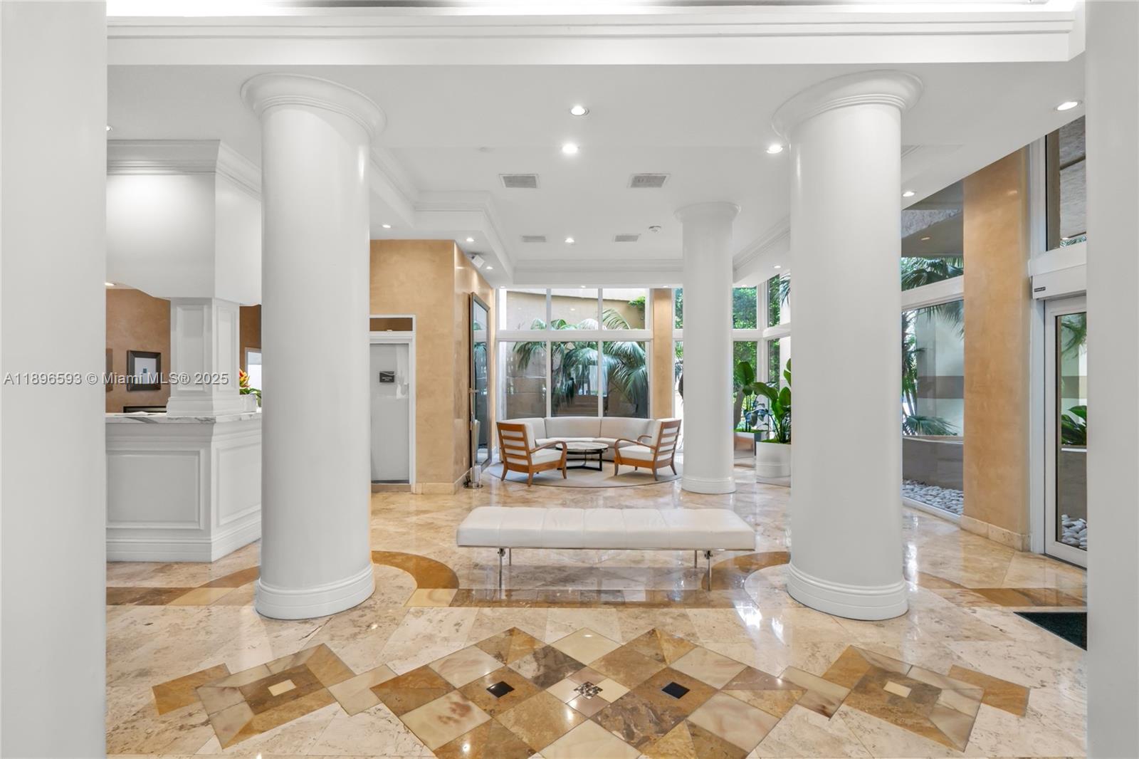 image Isola Condominium9