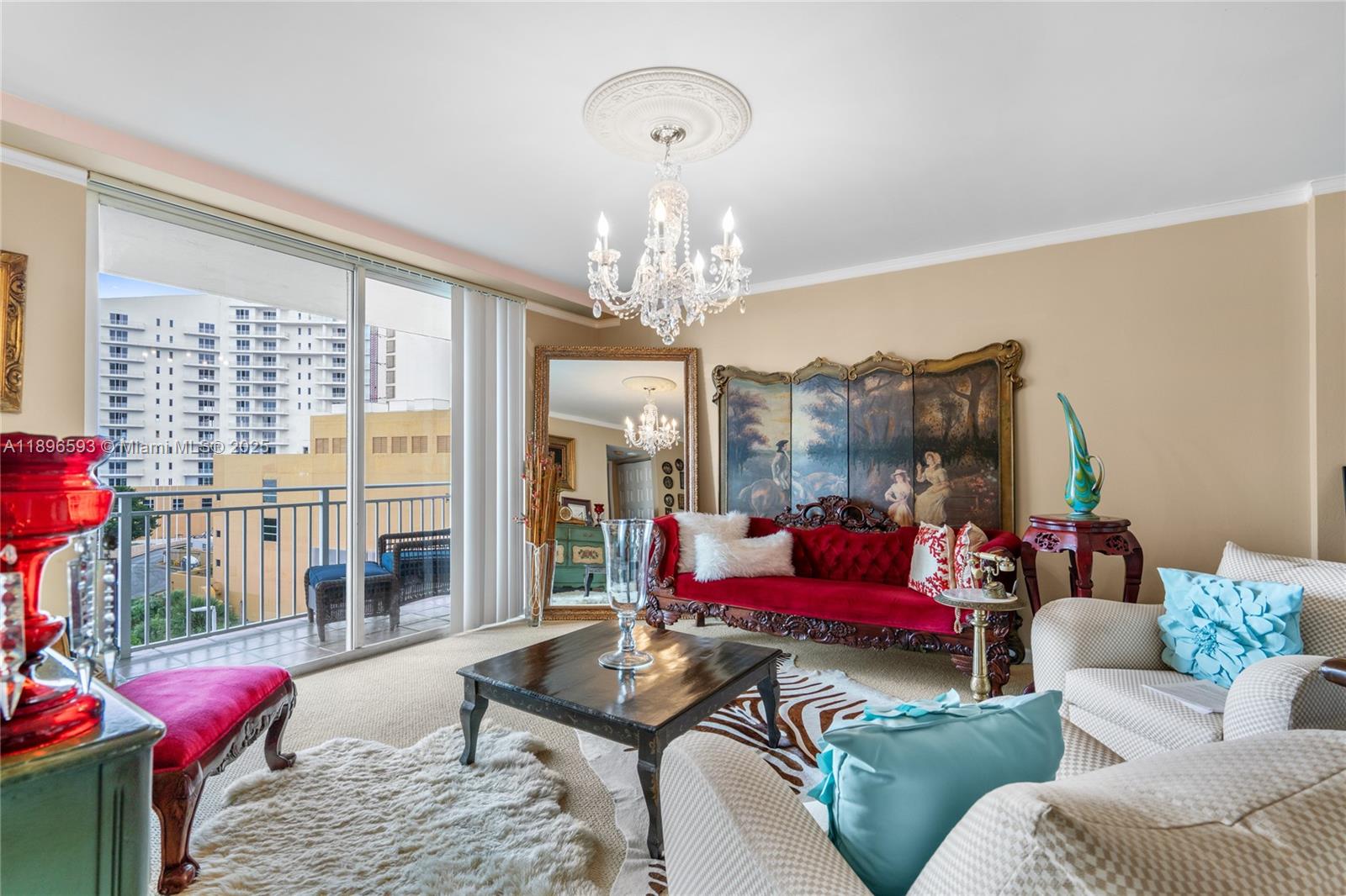 image Isola Condominium2