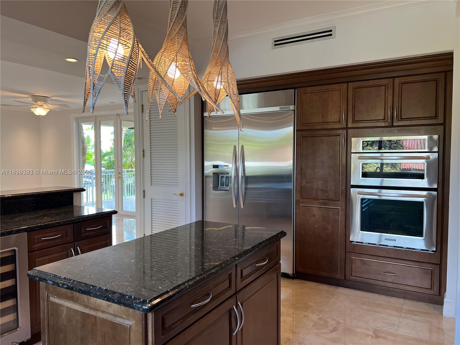 573 Satinwood Dr Key Biscayne, FL 33149 573 Satinwood Dr Key Biscayne, FL 33149