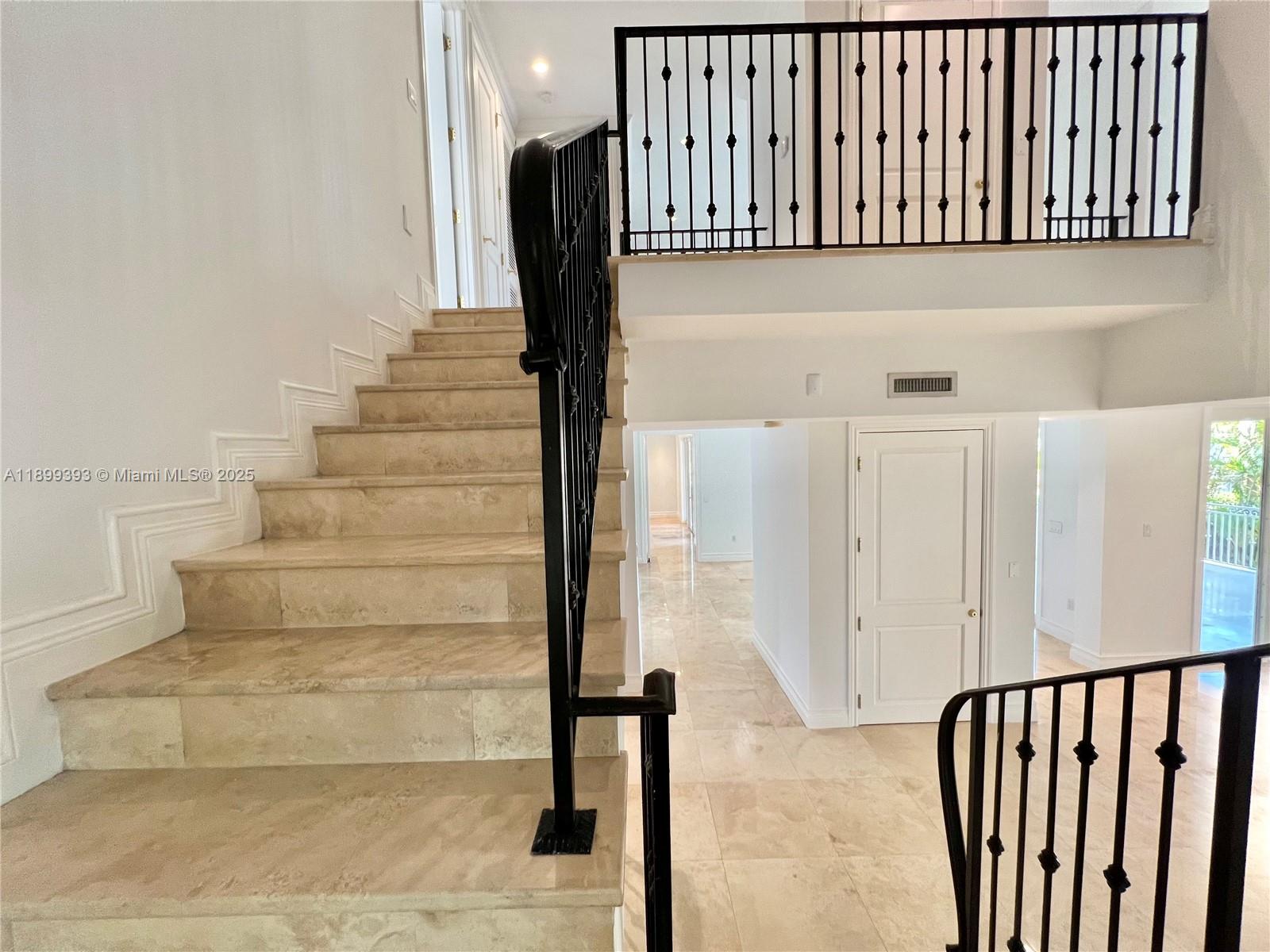 573 Satinwood Dr Key Biscayne, FL 33149 573 Satinwood Dr Key Biscayne, FL 33149