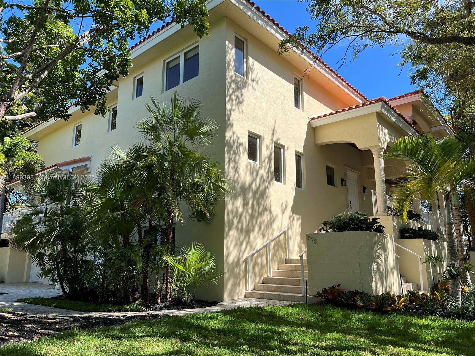 573 Satinwood Dr Key Biscayne, FL 33149 573 Satinwood Dr Key Biscayne, FL 33149