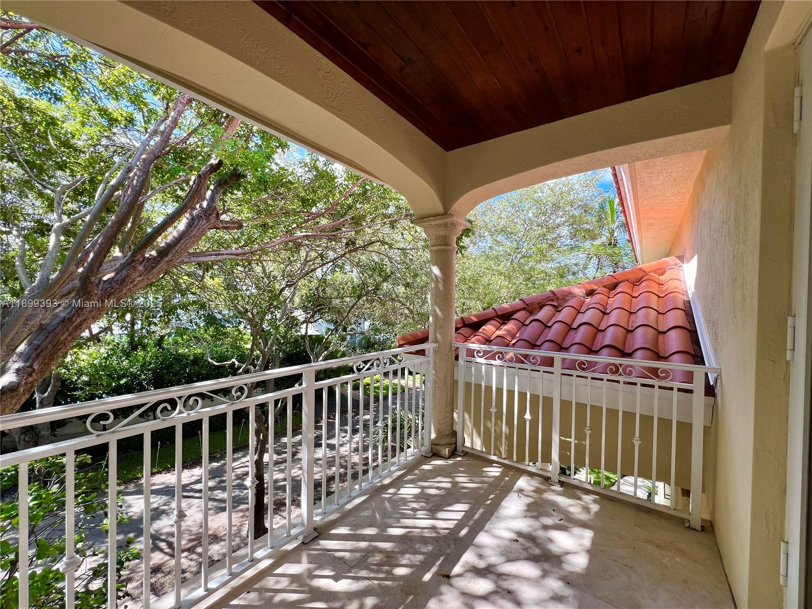 573 Satinwood Dr Key Biscayne, FL 33149 573 Satinwood Dr Key Biscayne, FL 33149