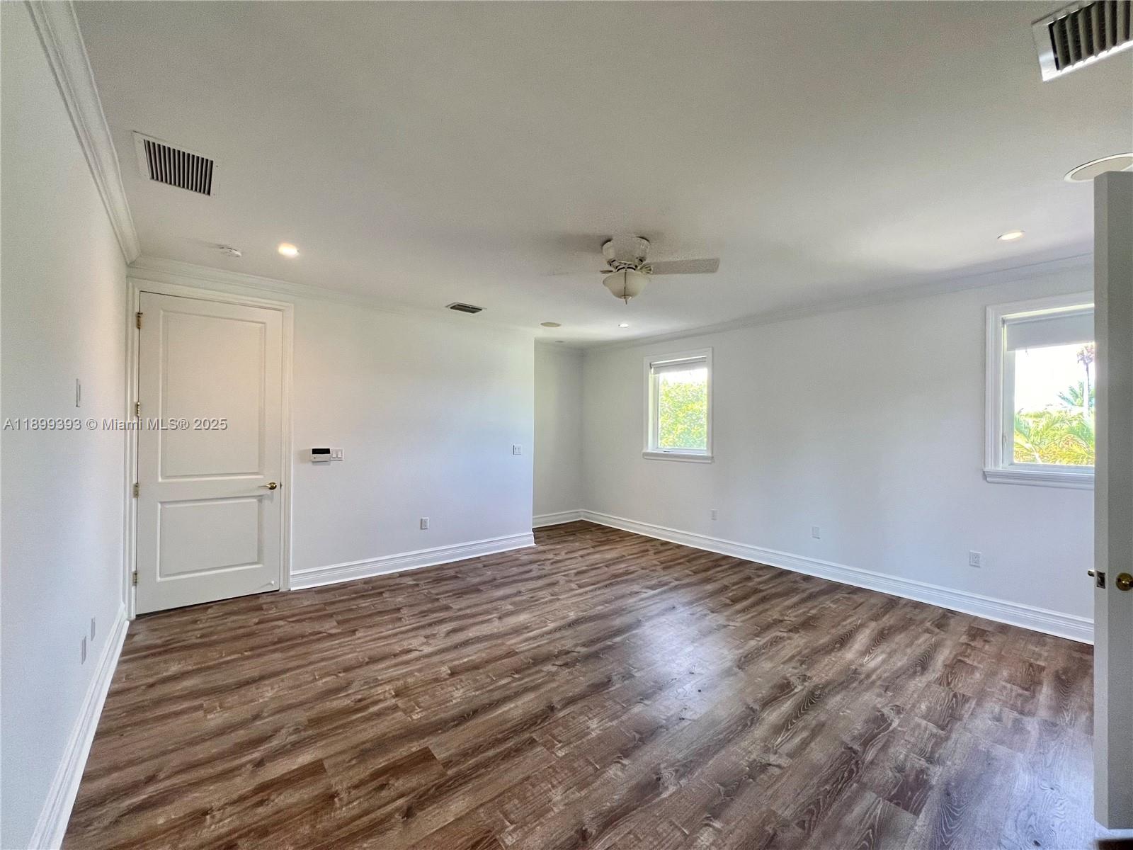 573 Satinwood Dr Key Biscayne, FL 33149 573 Satinwood Dr Key Biscayne, FL 33149