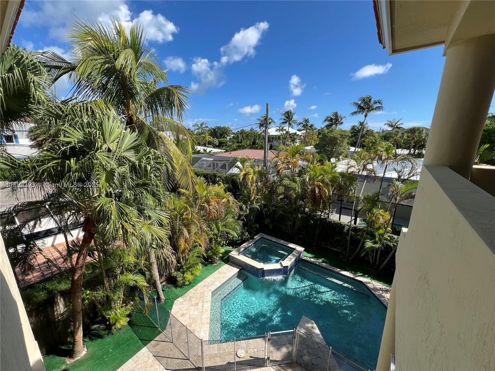 573 Satinwood Dr Key Biscayne, FL 33149 573 Satinwood Dr Key Biscayne, FL 33149