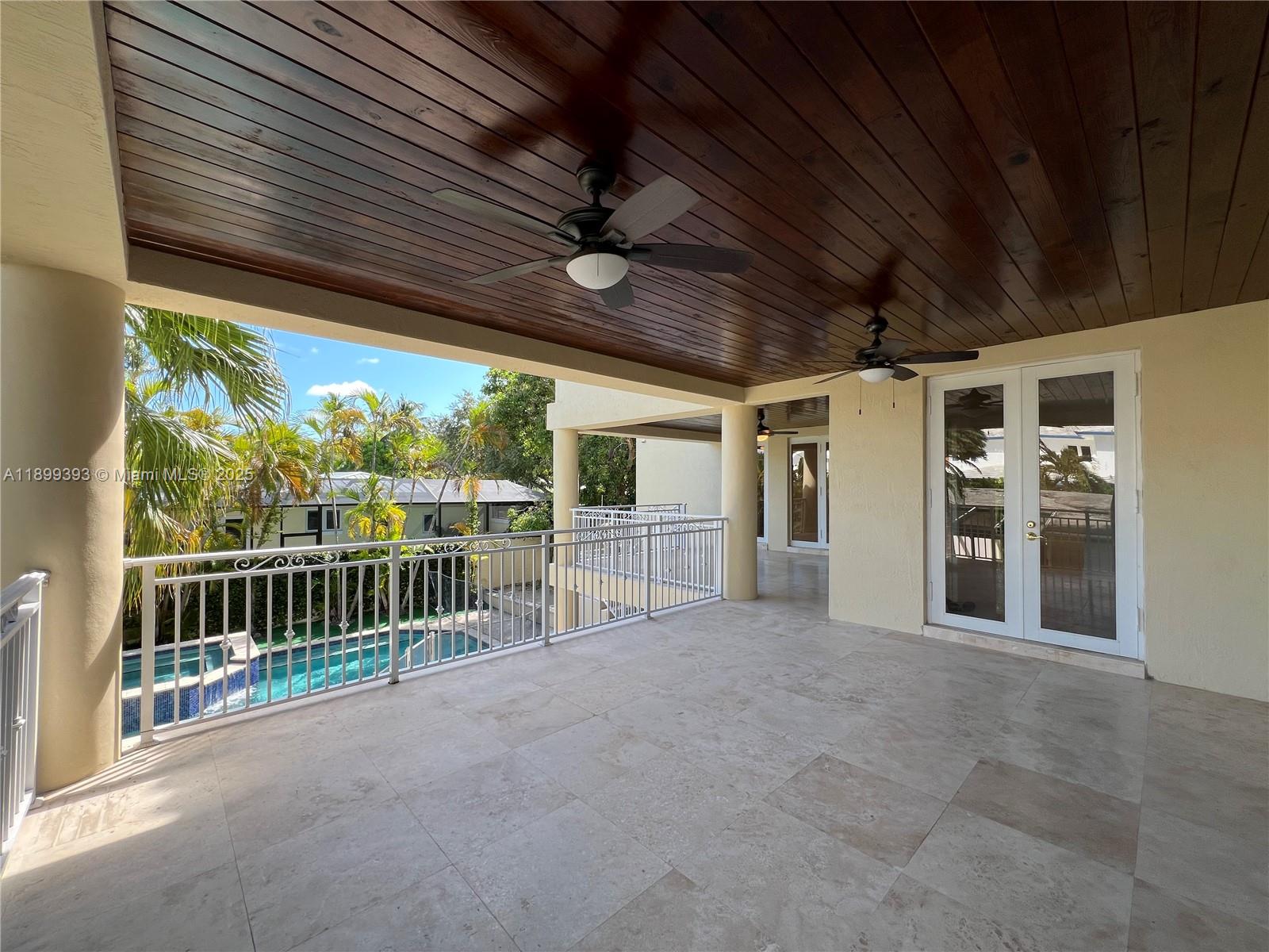 573 Satinwood Dr Key Biscayne, FL 33149 573 Satinwood Dr Key Biscayne, FL 33149