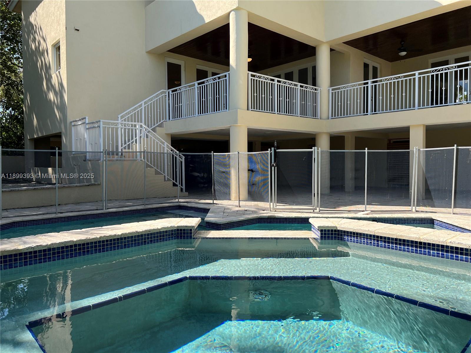 573 Satinwood Dr Key Biscayne, FL 33149 573 Satinwood Dr Key Biscayne, FL 33149