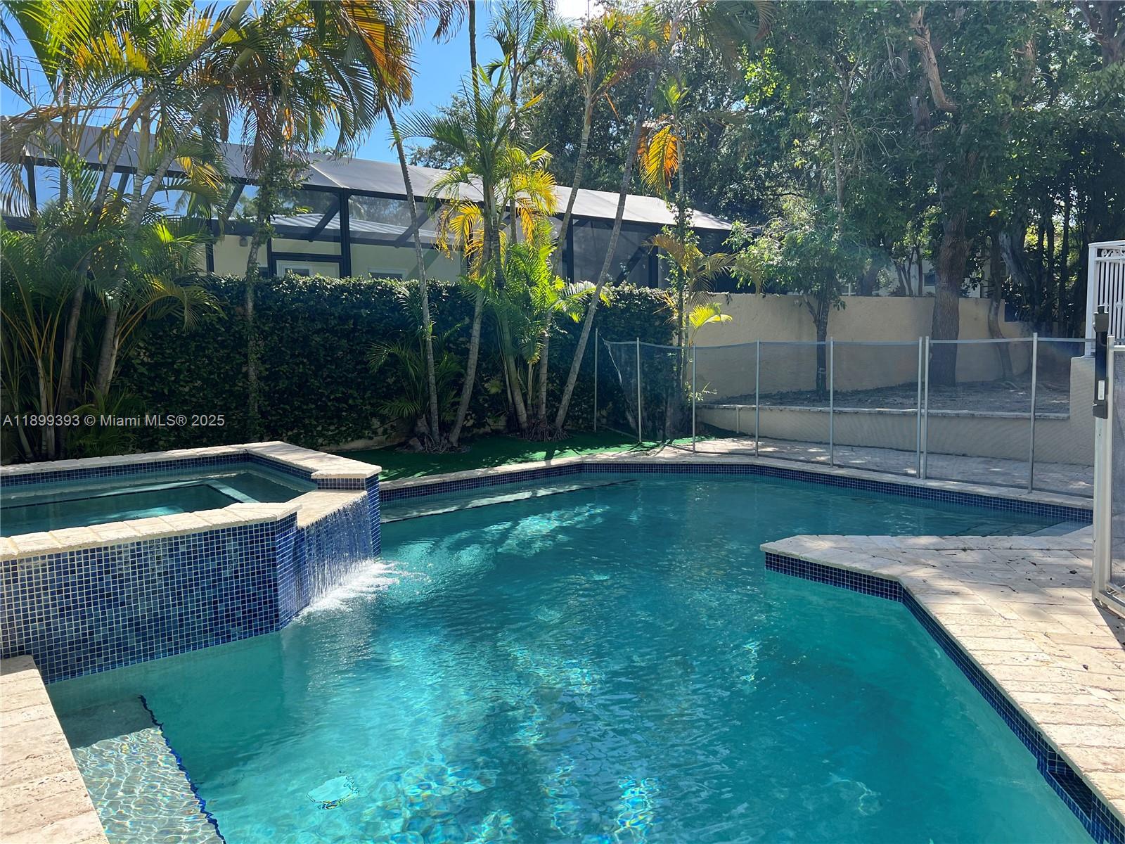 573 Satinwood Dr Key Biscayne, FL 33149 573 Satinwood Dr Key Biscayne, FL 33149