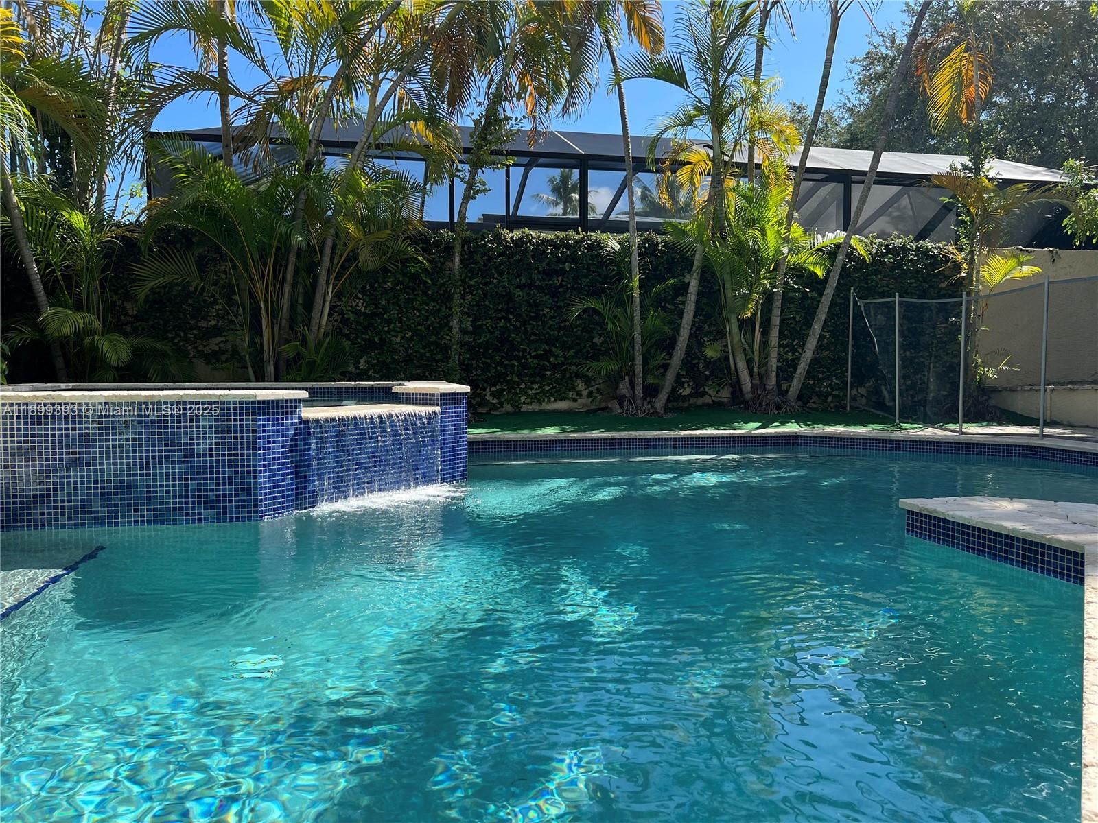573 Satinwood Dr Key Biscayne, FL 33149 573 Satinwood Dr Key Biscayne, FL 33149