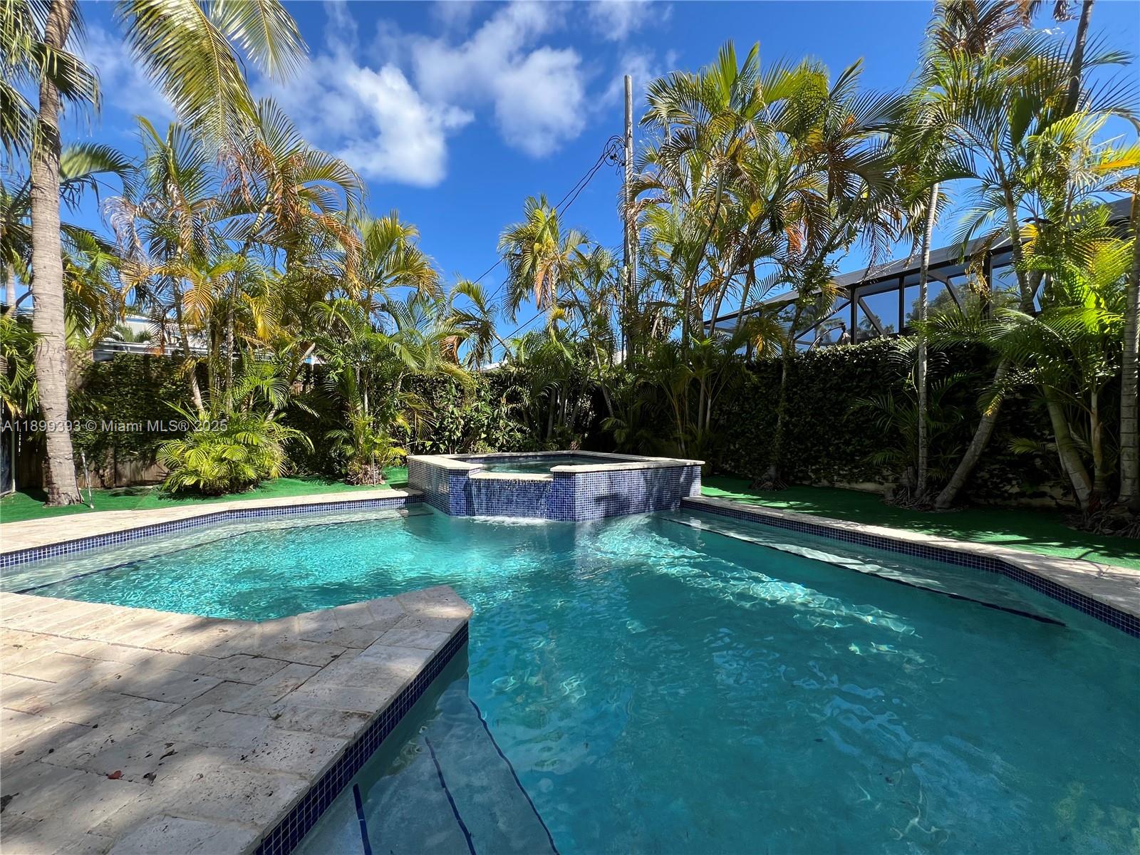 573 Satinwood Dr Key Biscayne, FL 33149 573 Satinwood Dr Key Biscayne, FL 33149