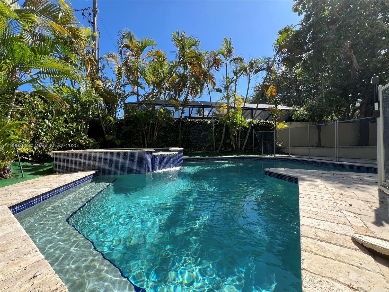 573 Satinwood Dr Key Biscayne, FL 33149 573 Satinwood Dr Key Biscayne, FL 33149