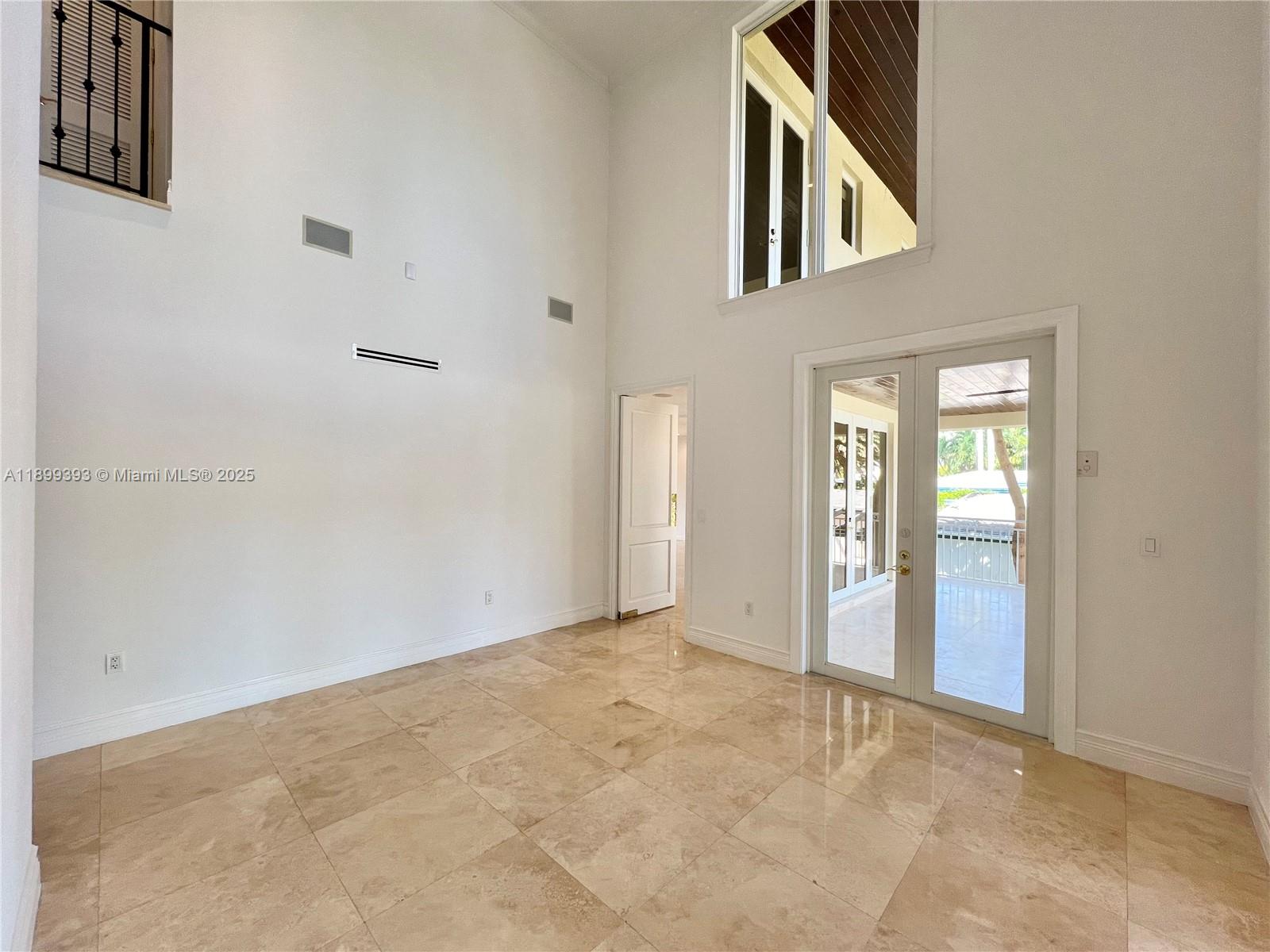 573 Satinwood Dr Key Biscayne, FL 33149 573 Satinwood Dr Key Biscayne, FL 33149