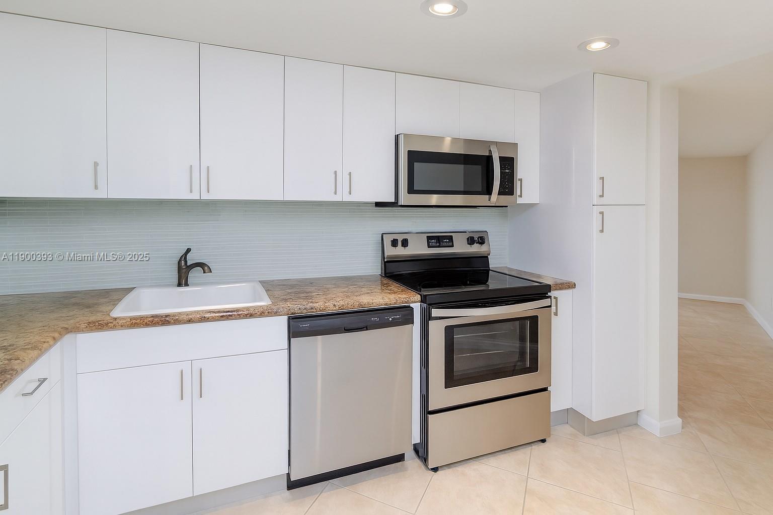 3475 N Country Clb Dr #115