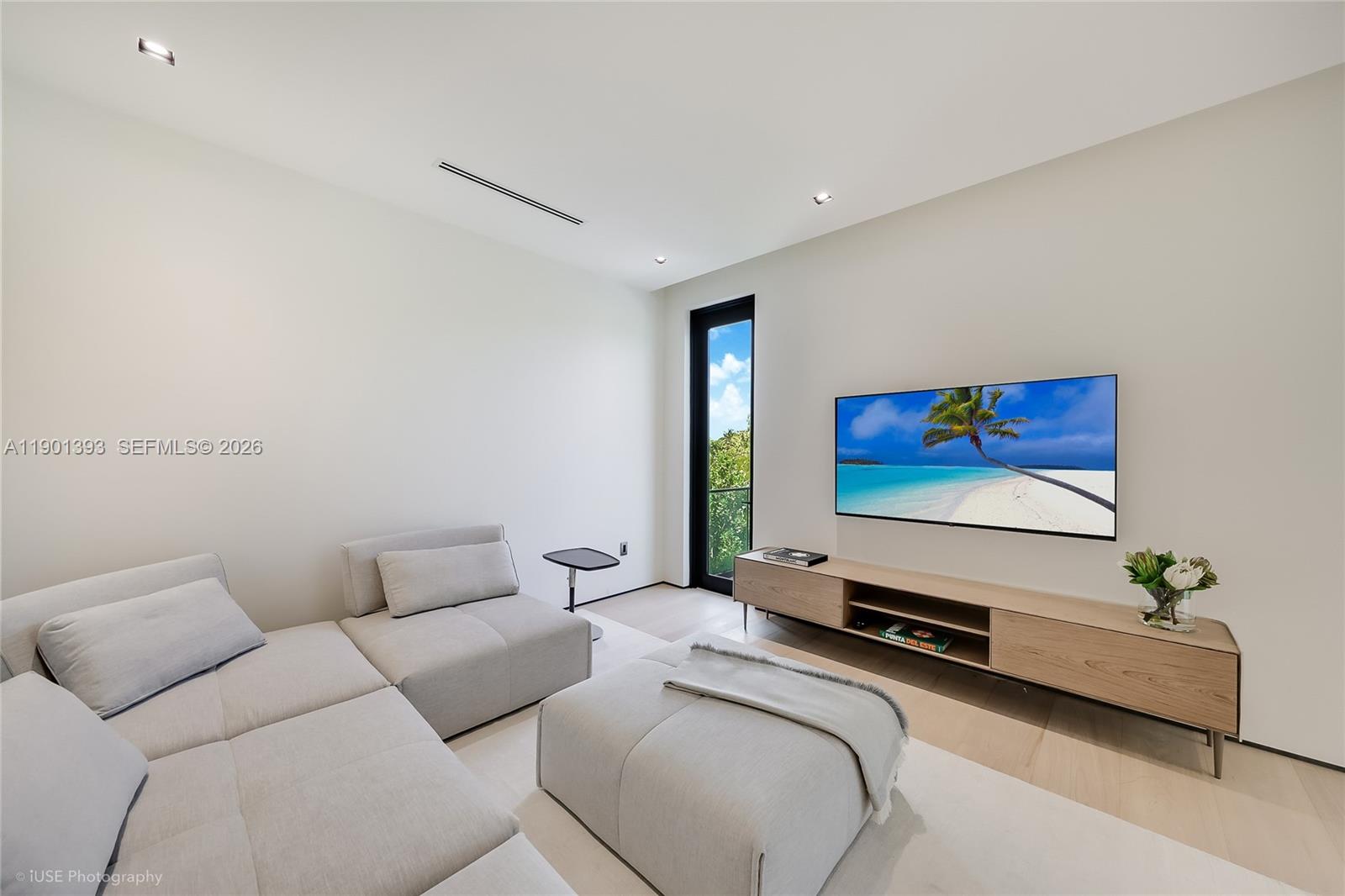 770 Lake Rd Miami, FL 33137