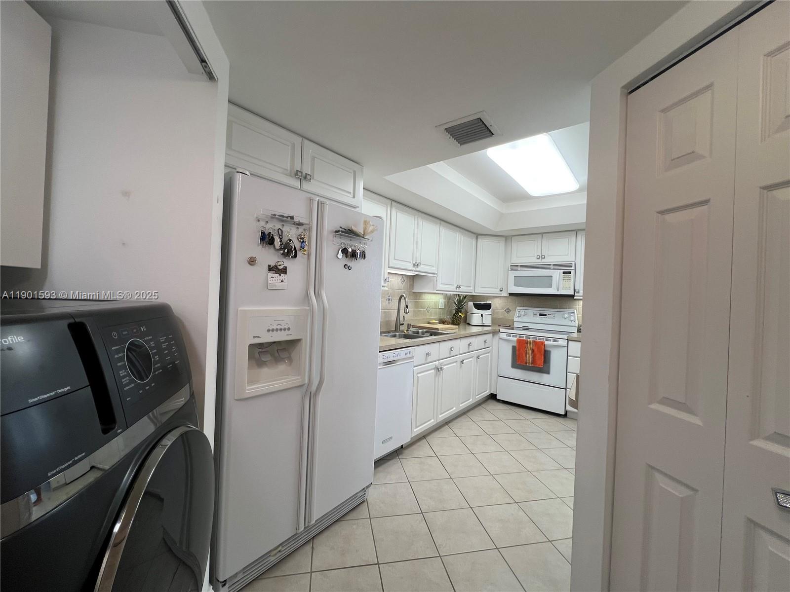 image Brickell Key One15