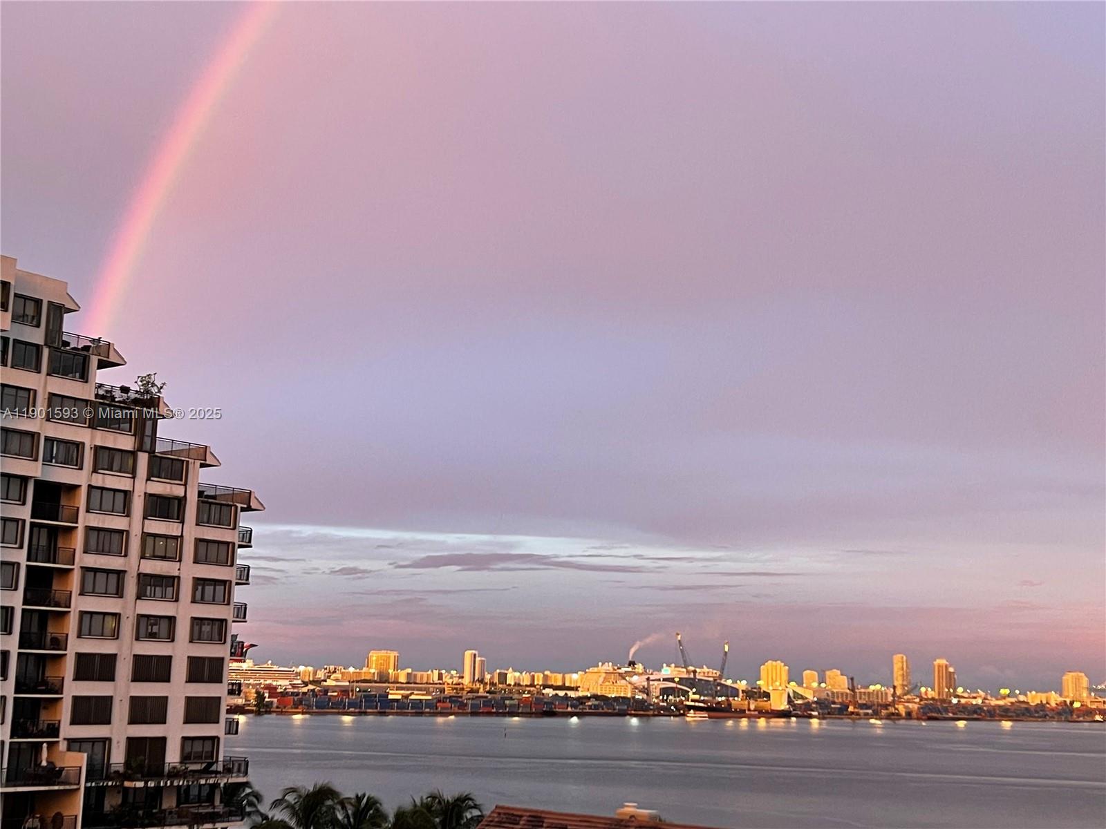 image Brickell Key One42