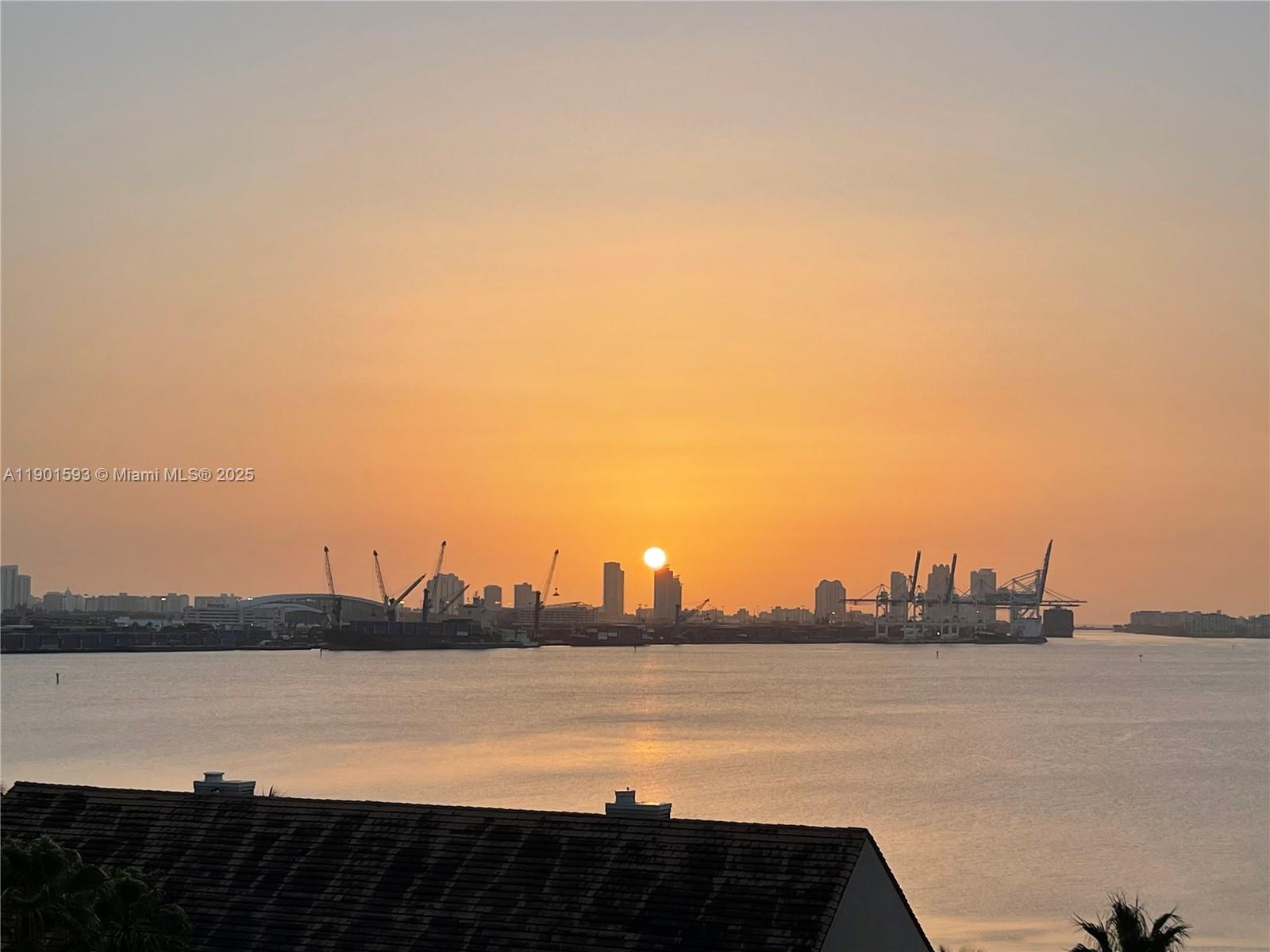 image Brickell Key One43