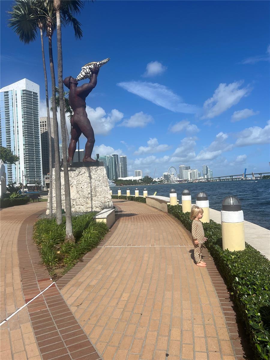 image Brickell Key One48