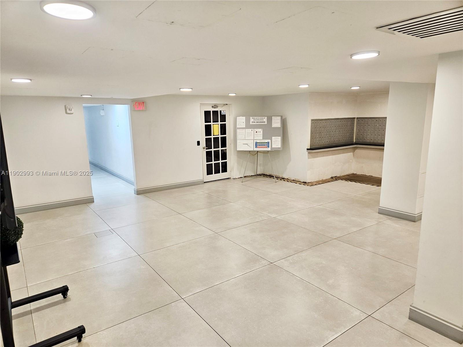 image Winston Tower 30013