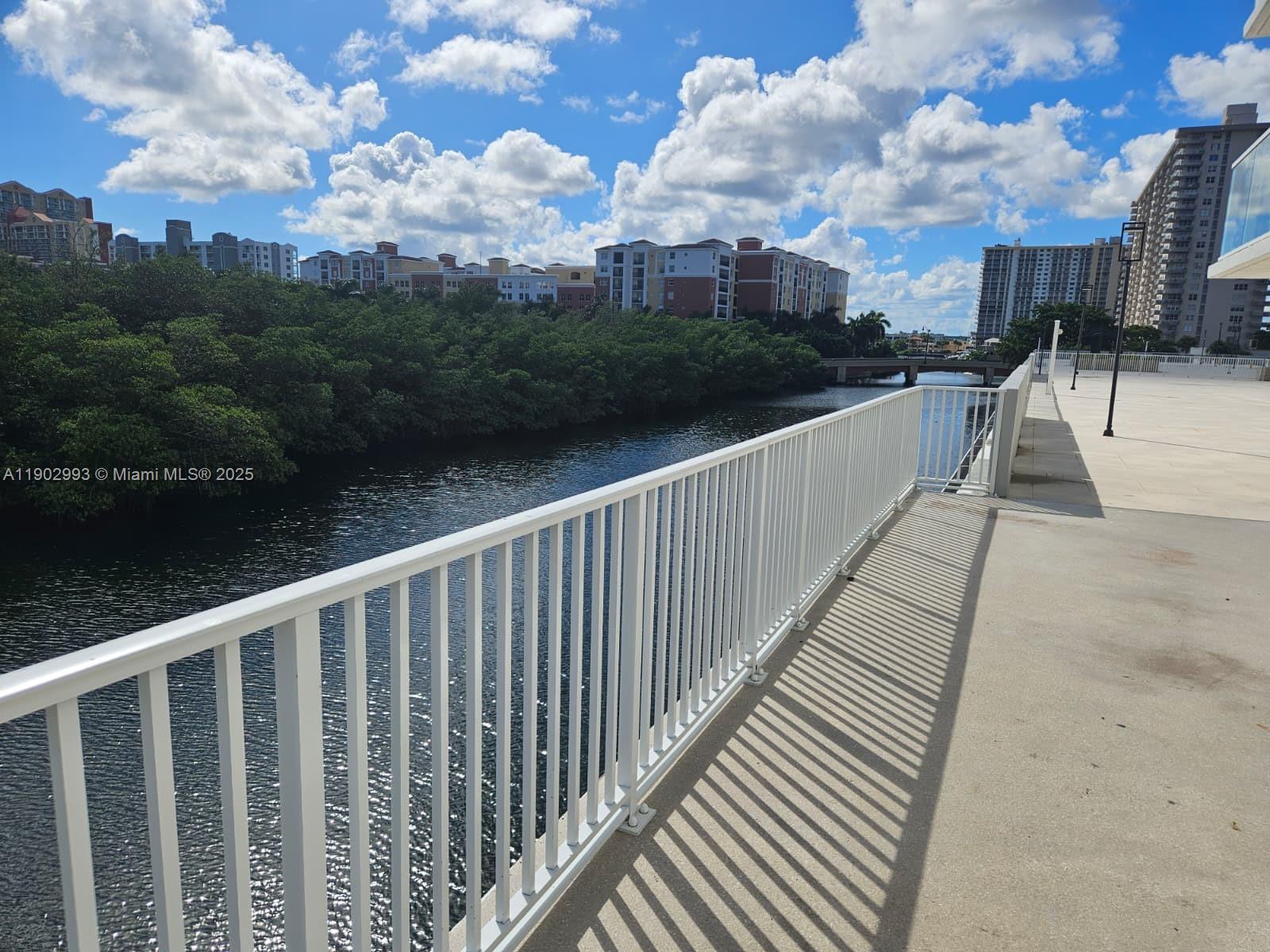 image Winston Tower 30014