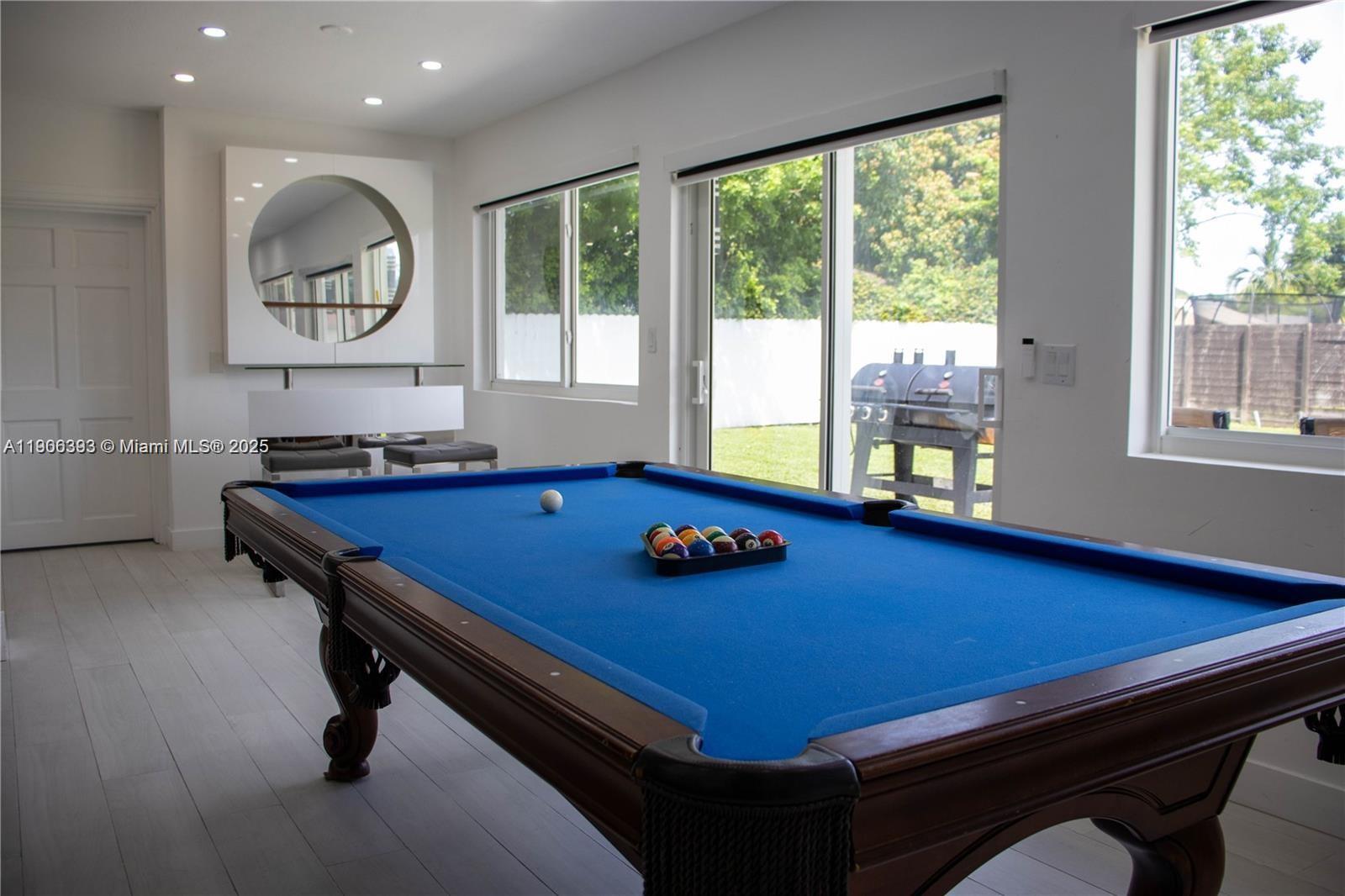 295 NE 150th St Miami, FL 33161