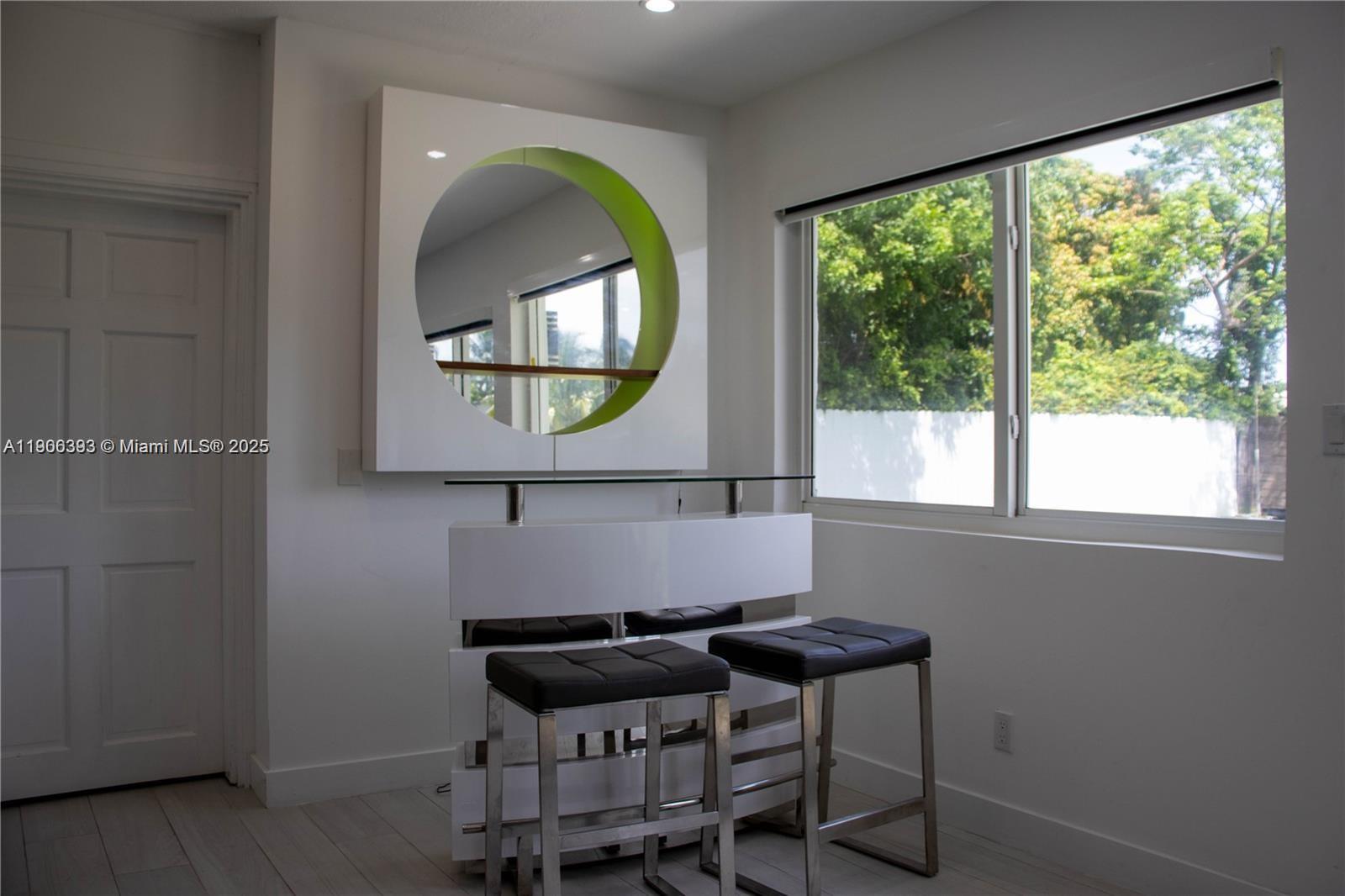 295 NE 150th St Miami, FL 33161