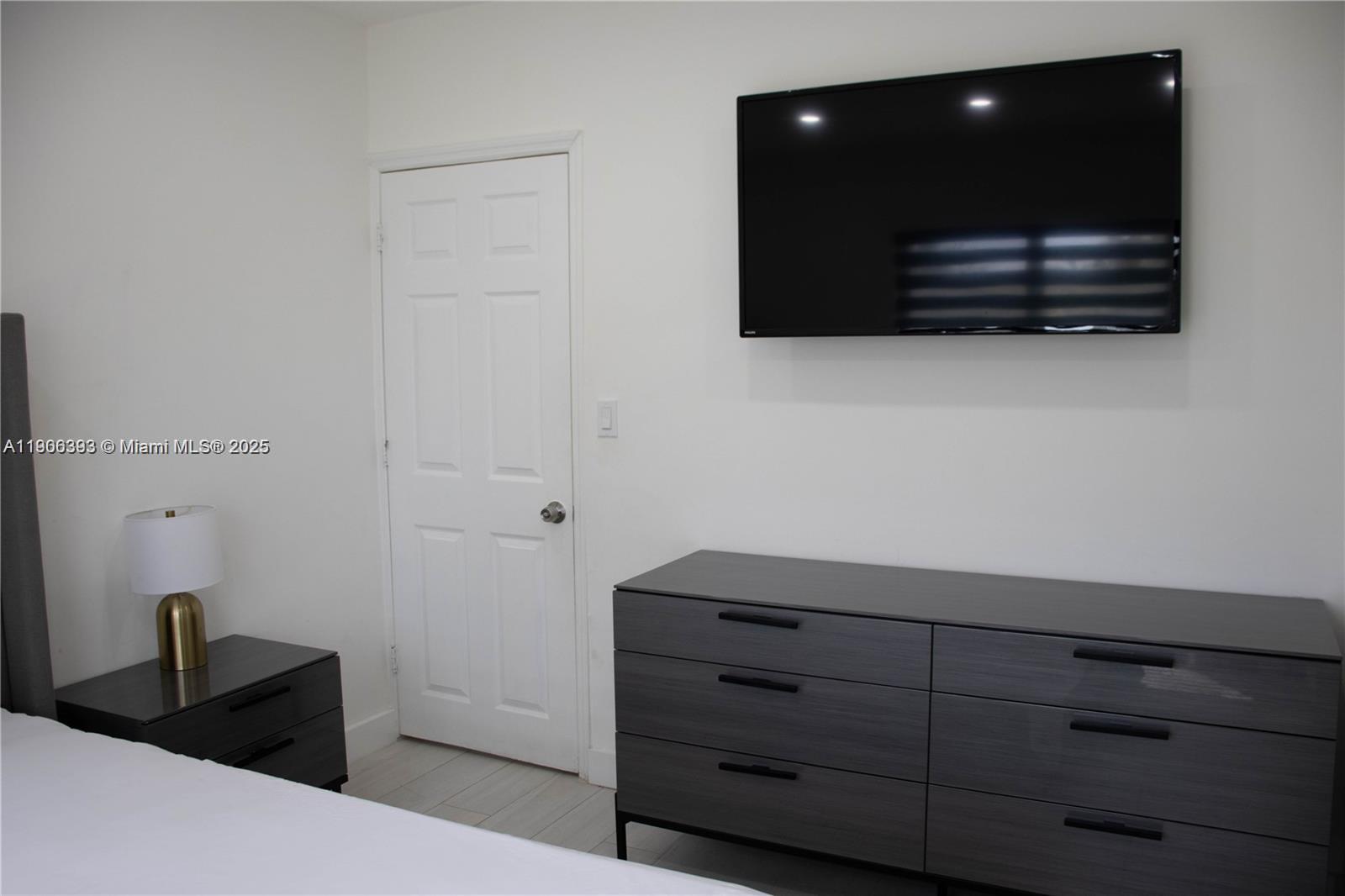 295 NE 150th St Miami, FL 33161