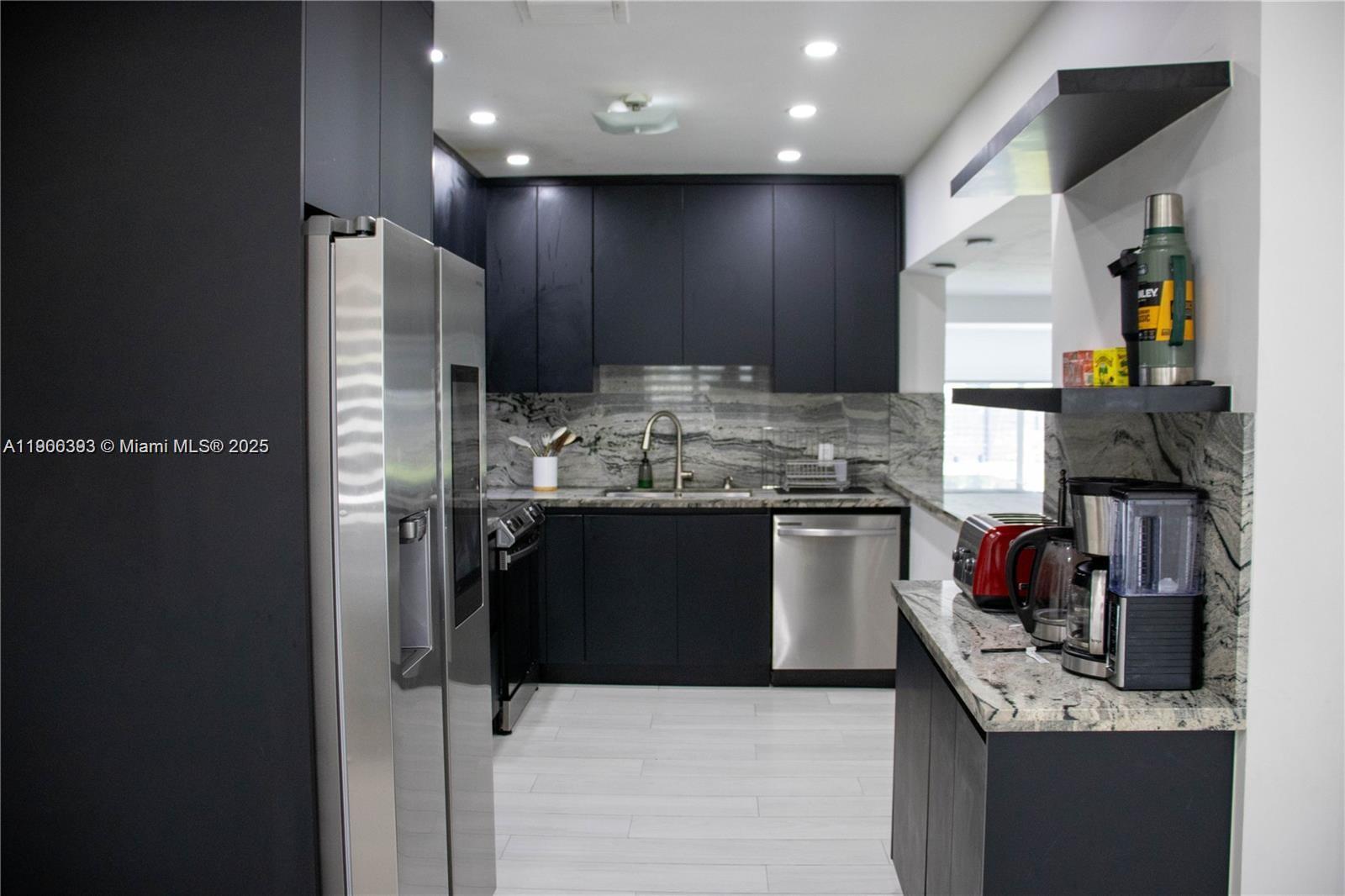 295 NE 150th St Miami, FL 33161