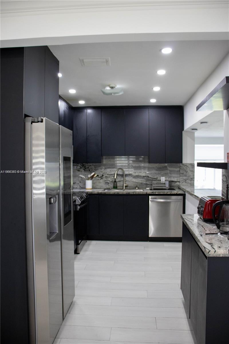 295 NE 150th St Miami, FL 33161