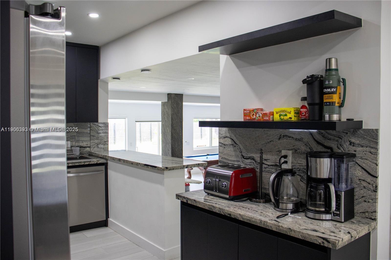 295 NE 150th St Miami, FL 33161